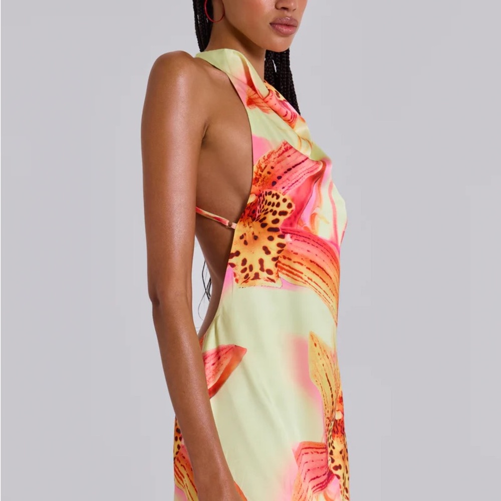 JADED LONDON Lucia Backless Mini Dress With Flower Detail Size 2 NWOT - Picture 2 of 5